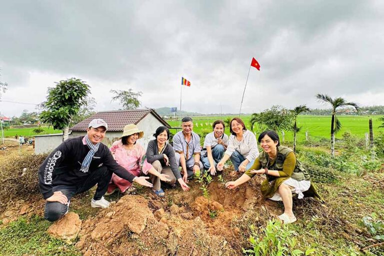 Planting trees in Binh Dinh